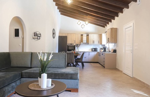 Chalikounas House | Luxury and Tranquility - Halicouna's Perfect Gem