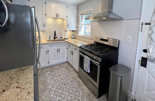 Ann Arbor House | Luxury Ann Arbor Home near it all! Kerrytown, UofM, Parks