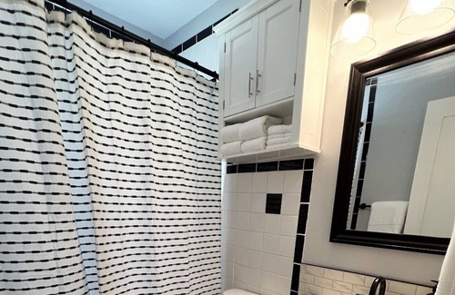 Ann Arbor House | Luxury Ann Arbor Home near it all! Kerrytown, UofM, Parks