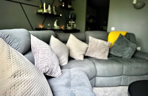 Croham Apartment | Luxury Aparment by Croydon city. Close to Gatwick Airport