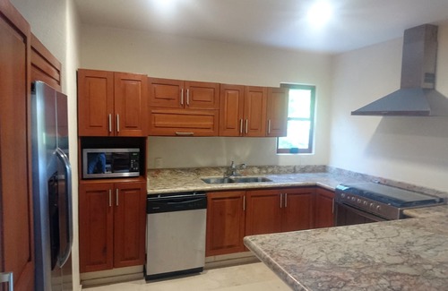 Ixtapa House | Luxury apartment with beautiful sunset sea views at Ixtapa