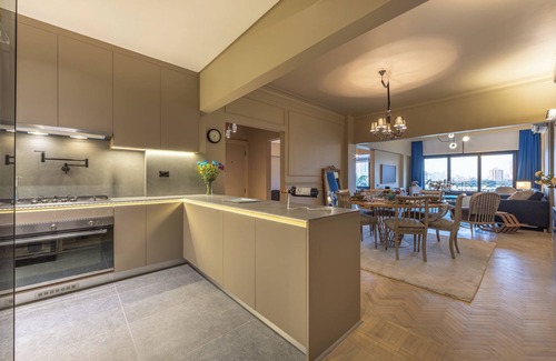 Zamalek Apartment | Luxury Apartment with Nile River Views