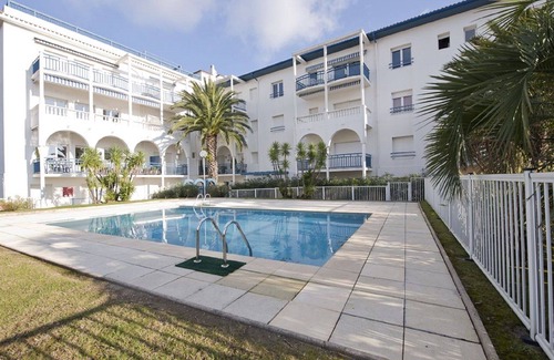 Saint-Jean-de-Luz City Center Apartment | LUXURY APARTMENT IN HEART OF TOWN QUIET BEACH WALK