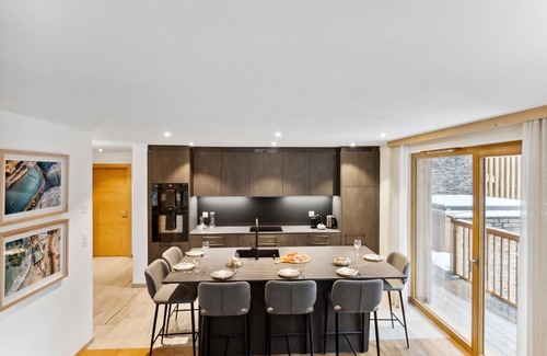 Grimentz Apartment | Luxury Apartment, 2 Bedrooms with Jacuzzi Rahas B Grimentz - By Mrs Miggins