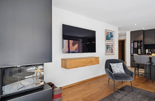 Grimentz Apartment | Luxury Apartment, 2 Bedrooms with Jacuzzi Rahas B Grimentz - By Mrs Miggins