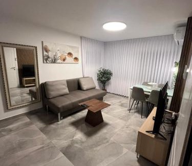 Ramat Gan Apartment | Luxury apartment - 5 minutes drive from the sea
