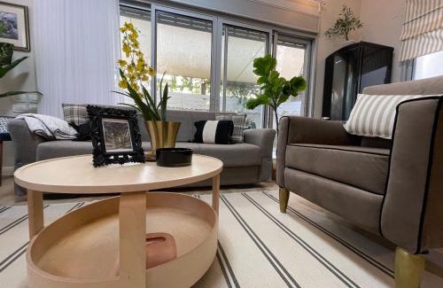 Tel Aviv Apartment | luxury apartment & backyard