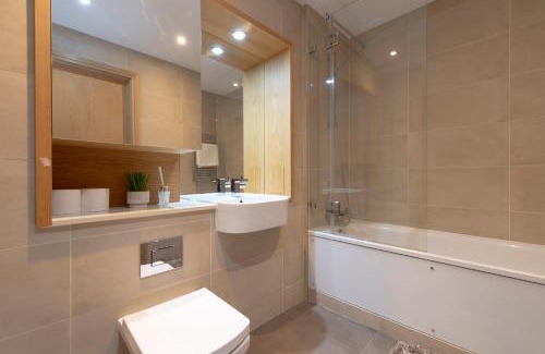 Isle of Dogs Apartment | Luxury apartment - canary wharf - city of London - Sleeps 4