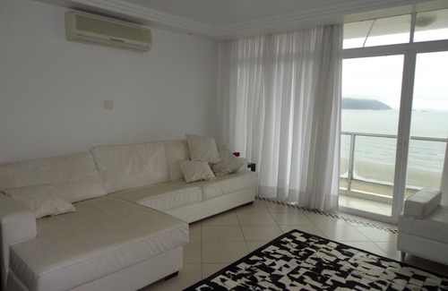 Gonzaga Apartment | Luxury apartment facing the sea w / air conditioning and 01 parking space