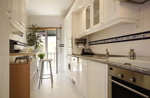 Sacramento Apartment | Luxury apartment in Chiado, the most vibrant Lisbon neighbourhood - Free parking