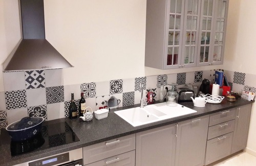 Nimes City Centre Apartment | Luxury apartment (in front of the theater)
