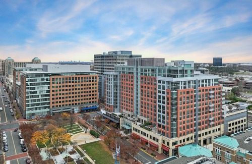 Reston Apartment | Luxury Apartment in heart of Reston 2 bedroom