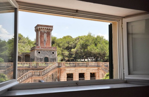 Donoratico Apartment | Luxury Apartment In Beachfront Villa, 4 Bedrooms, 3 bathrooms, 1600 sf