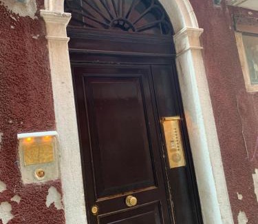 Castello Apartment | Luxury Apartment in San Marco with Canal View