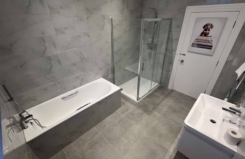 Wandsworth Apartment | Luxury Apartment in Wandsworth on top floor with skyline views!