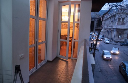 Sololaki Apartment | Luxury apartment is located in center of Tbilisi, It's heart of old Tbilisi.
