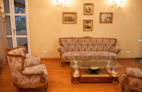 Sololaki Apartment | Luxury apartment is located in center of Tbilisi, It's heart of old Tbilisi.