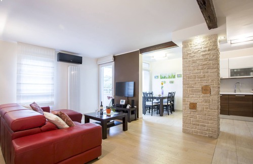 Veruda Apartment | Luxury apartment is perfectly located for families and young people near beachs!