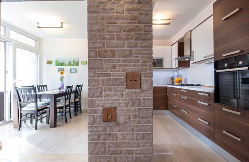 Veruda Apartment | Luxury apartment is perfectly located for families and young people near beachs!