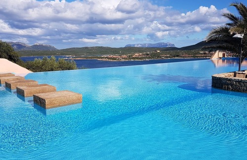 Golfo di Marinella Apartment | Luxury apartment of 100m2 with pool and sea view in Porto Rotondo