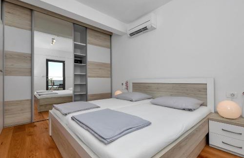 Zelenka Apartment | Luxury apartment Macola Free beach parking
