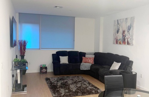 Waterfront Apartment | Luxury apartment minutes to beach
