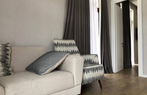 Tbilisi Apartment | Luxury apartment on av. Melikishvili with huge balcony, city center