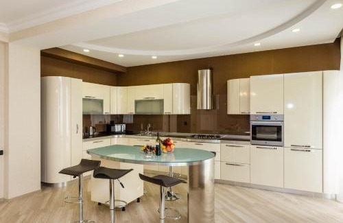 mtatsminda Apartment | Luxury Apartment on Rustaveli Avenue