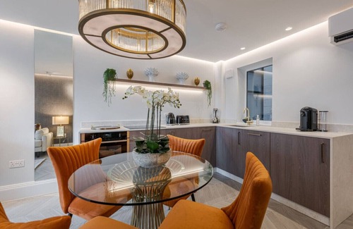 Knightsbridge Apartment | Luxury Apartment Opposite Harrods, London – Unbeatable Location