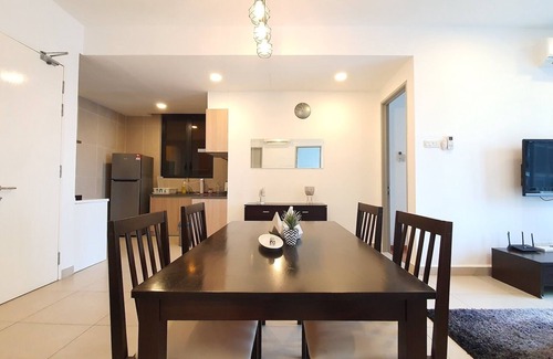 Pantai Dalam Apartment | Luxury Apartment with direct link-bridge to LRT
