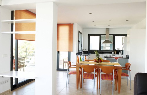 Portocolom Villa | Luxury apartment with beautiful views, private pool and beach access
