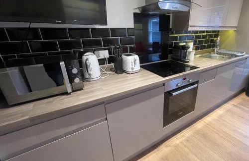 Mill Road Apartment | Luxury Apartment with King-size Bed in Central Cambridge - Walk to Station and City Centre
