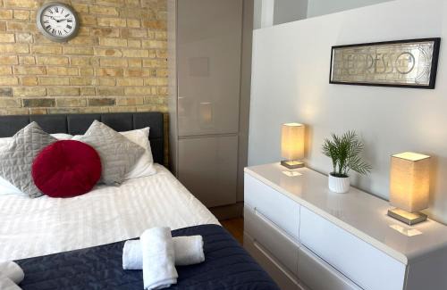 Mill Road Apartment | Luxury Apartment with King-size Bed in Central Cambridge - Walk to Station and City Centre