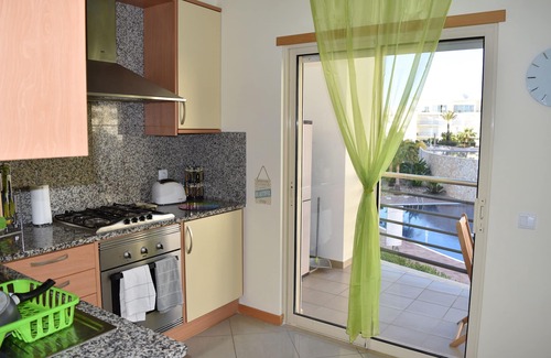 Albufeira Apartment | Luxury Apartment with Amazing Sea and Marina Views, Free Fibre WiFi and Cable TV