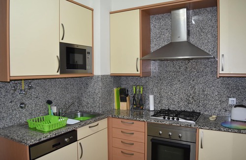 Albufeira Apartment | Luxury Apartment with Amazing Sea and Marina Views, Free Fibre WiFi and Cable TV
