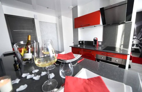 Dijon Apartment | Luxury apartment with spa and glamorous bedroom