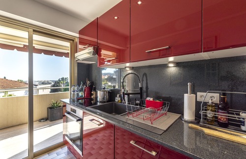 Riou - Petit Juas - Av de Grasse Apartment | Luxury apartment with underground parking
