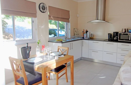 Somerset West Apartment | Luxury apartment for rent, fully furnished located in a Residential aria .