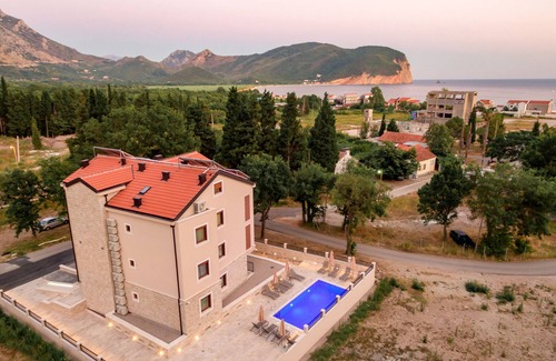 Kaluđerac Apartment | Luxury Apartments Queen - Double Studio with Pool