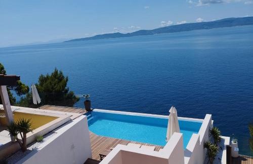Marusici Apartment | Luxury Apartments Villa Ruzmarina with New heated Infinity Pool and Lounge Area