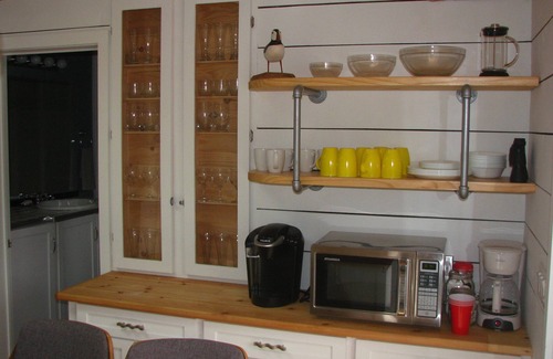 Petty Harbour Cottage | LUXURY APPOINTED RUSTIC COTTAGE VACATION RENTAL in the heart of Petty Harbour