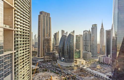 Bur Dubai Apartment | Luxury Apt DIFC, XL Layout, Pool, Gym, Skyline View