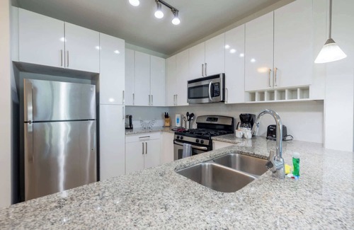 Downtown Apartment | Luxury Apt Downtown Near Restaurants