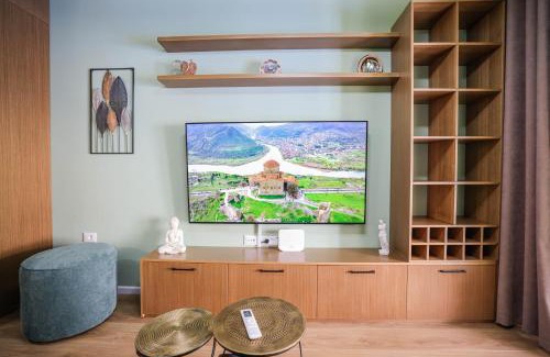 Tirana Apartment | Luxury Apt in Kaimi Residence Complex WiFi AC