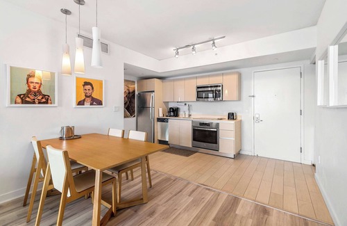 Hallandale Beach Apartment | Luxury Apt Near Beach with Pool and Gym Access