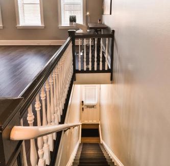 St. Louis Apartment | Luxury Apt w/Spectrum Mood Lighting - Historic Cherokee Street Antique Row