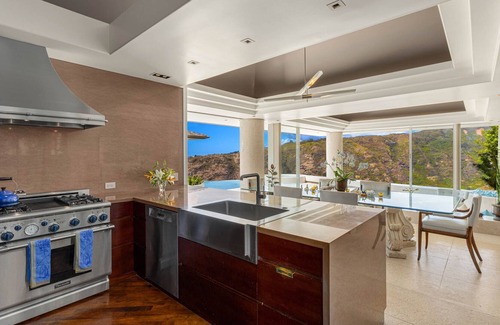 Kuliouou - Kalani Iki House | Luxury Architectural Masterpiece w/ Infinity Pool & Stunning Diamond Head Vistas