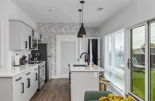 Hadley - Washington Apartment | Luxury at it's Finest/Rftop Deck