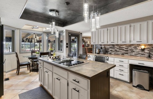 Park Vista House | Luxury At Its Best With Beautiful Pikes Peak Views