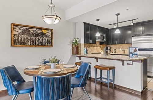 Canmore Condo | Luxury at Stoneridge | Heated Outdoor Pool + Hot Tub | King | Crib | Park Pass